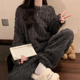 899512743-4